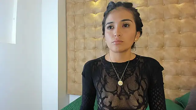 violet giraldo online show from May 2026 07:42:01 PM