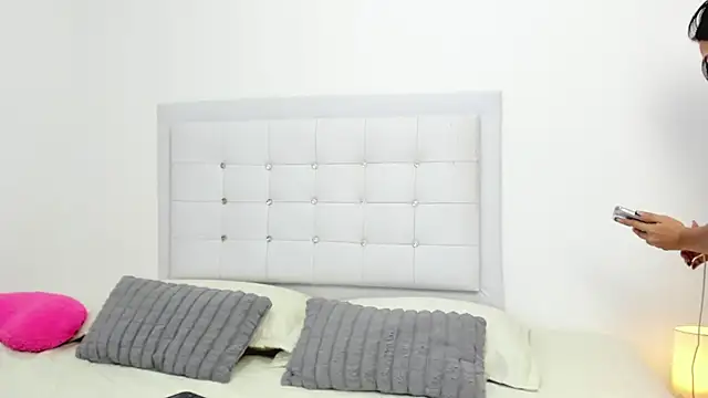 Snapshot of Sofia_Blosom chatting on December 2025 12:53:01 AM Sofia Blosom online show from December 2025 12:53:01 AM