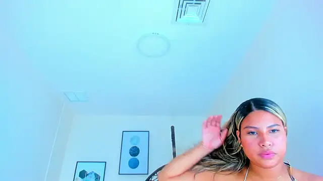 Snapshot of Carlota_peach chatting on March 2025 09:45:01 AM Carlota peach online show from March 2025 09:45:01 AM