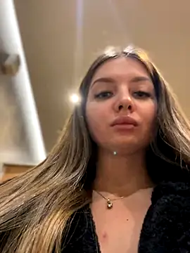 Snapshot of KrisMagnoly chatting on November 2025 04:23:02 PM KrisMagnoly online show from November 2025 04:23:02 PM