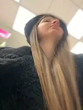 Snapshot of KrisMagnoly chatting on February 2025 11:58:01 AM KrisMagnoly online show from February 2025 11:58:01 AM