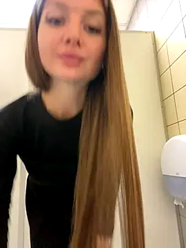 Snapshot of KrisMagnoly chatting on September 2025 05:52:02 PM KrisMagnoly online show from September 2025 05:52:02 PM