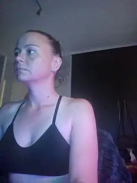 Snapshot of MrsBunnyBum chatting on April 2026 07:26:02 AM MrsBunnyBum online show from April 2026 07:26:02 AM