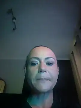 Snapshot of MrsBunnyBum chatting on April 2026 10:51:01 AM MrsBunnyBum online show from April 2026 10:51:01 AM