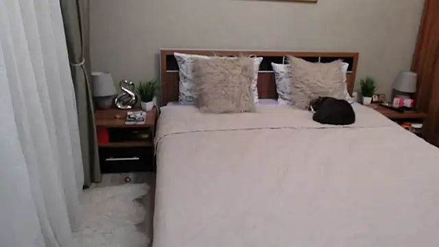 sensualEmilia online show from November 2025 05:50:01 PM