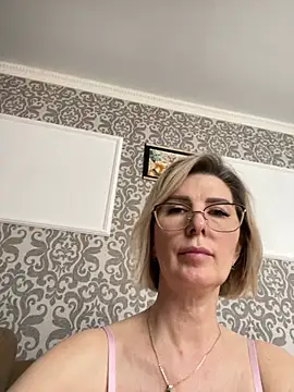 sensualEmilia online show from April 2026 09:02:01 AM