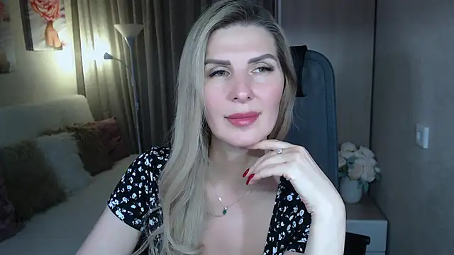 Snapshot of sensualEmilia chatting on February 2025 07:15:02 PM sensualEmilia online show from February 2025 07:15:02 PM