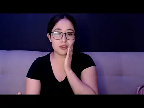 YummymeowW online show from June 2026 12:52:02 AM