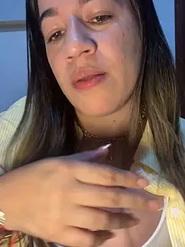 Snapshot of Antonellachic73 chatting on October 2025 12:44:01 AM Antonellachic73 online show from October 2025 12:44:01 AM