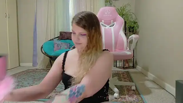 Emihaze online show from April 2026 03:46:02 PM