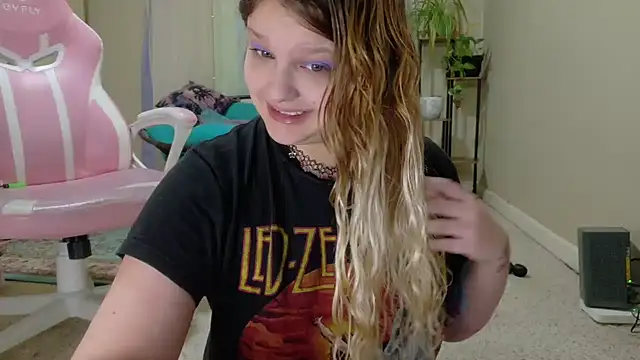 Emihaze online show from February 2026 07:44:01 PM