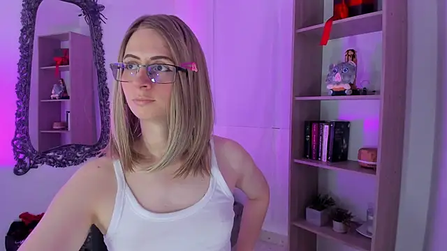 KimberlyJohnsoon online show from November 2025 03:56:01 PM