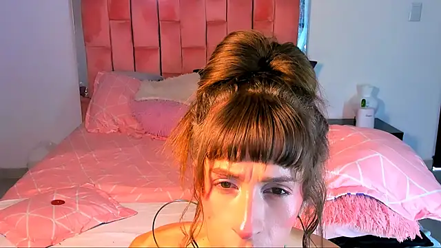 the queen aleja online show from October 2025 12:39:02 PM