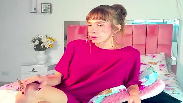 the queen aleja online show from November 2025 12:53:02 PM