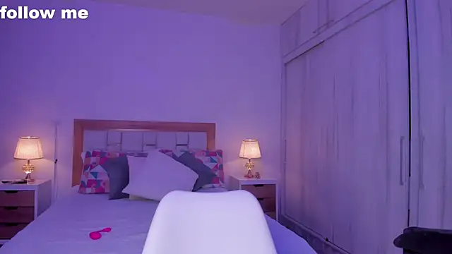 mia hank online show from March 2025 11:45:02 AM
