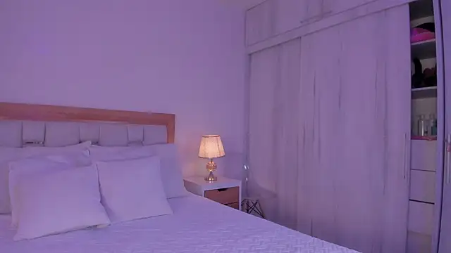 mia hank online show from February 2026 11:43:02 AM