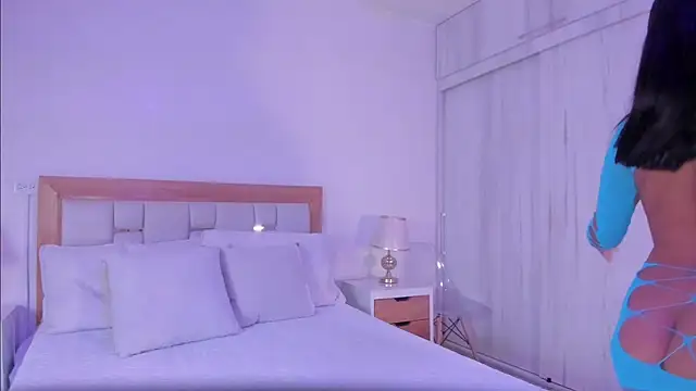 mia hank online show from March 2026 01:46:01 PM