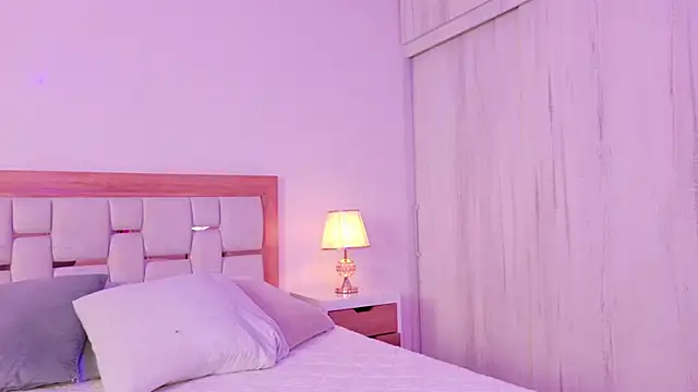 mia hank online show from May 2026 11:53:02 AM