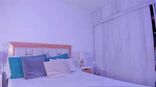 mia hank online show from January 2026 11:47:01 AM