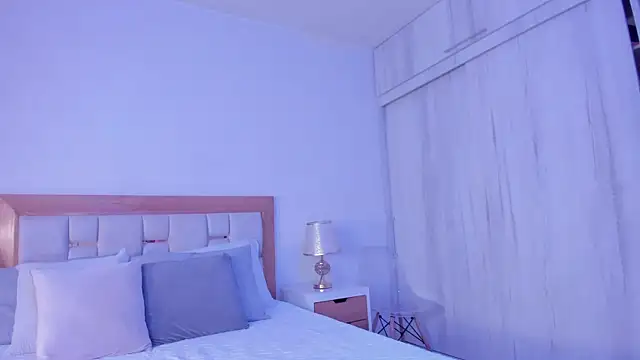 mia hank online show from April 2026 11:46:02 AM