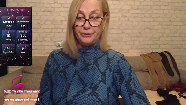 Snapshot of IlariaCetoi chatting on March 2025 02:12:01 PM IlariaCetoi online show from March 2025 02:12:01 PM