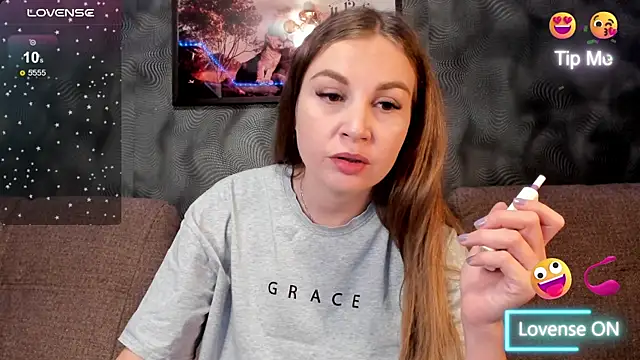 CassieMils online show from October 2025 08:45:01 AM