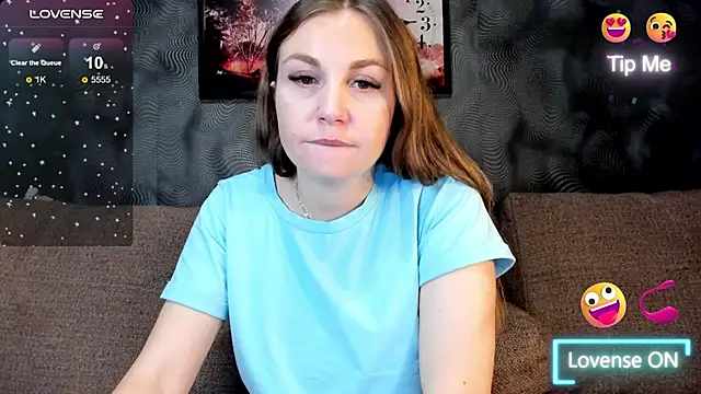 CassieMils online show from December 2025 03:11:02 PM