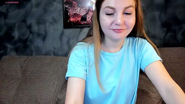 CassieMils online show from November 2025 04:21:02 PM