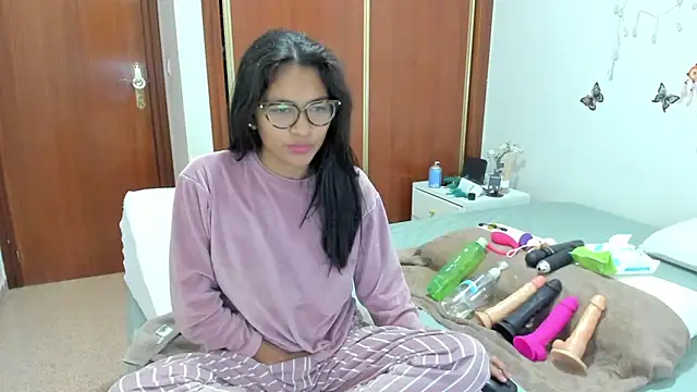 Honney sugar19 online show from December 2025 12:00:02 PM