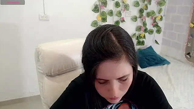 tania sweet   online show from October 2025 06:40:01 PM