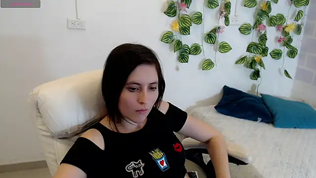 tania sweet   online show from October 2025 06:22:02 PM