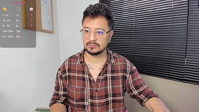 Snapshot of DaviidEvans_ chatting on December 2024 01:22:02 PM DaviidEvans online show from December 2024 01:22:02 PM