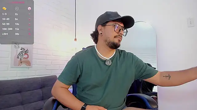 DaviidEvans  online show from December 2025 04:43:02 PM