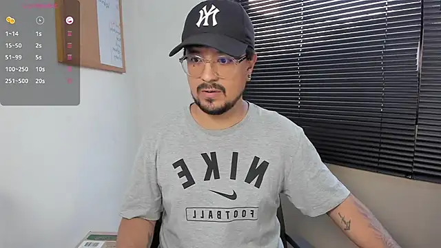Snapshot of DaviidEvans_ chatting on December 2024 10:07:02 PM DaviidEvans online show from December 2024 10:07:02 PM