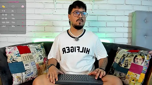 DaviidEvans  online show from November 2025 11:32:02 AM