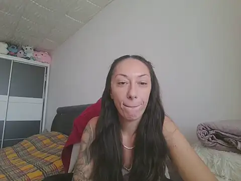 MeliEva online show from October 2025 10:47:02 AM