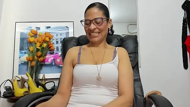 Aries Mature online show from December 2025 04:06:01 PM