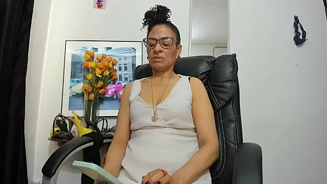 Aries Mature online show from January 2026 04:01:01 PM