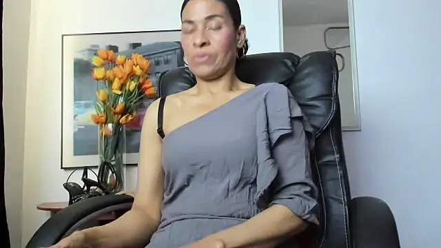 Aries Mature online show from October 2025 12:47:02 PM