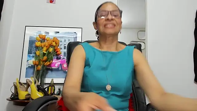 Aries Mature online show from November 2025 09:04:01 PM