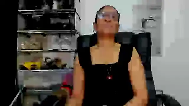 Aries Mature online show from April 2026 02:18:02 PM