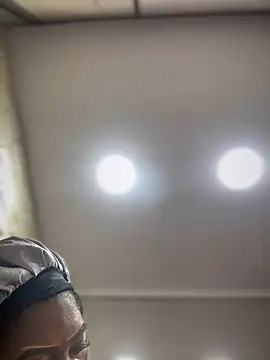 Snapshot of Tayra_Siny chatting on October 2025 01:24:01 PM Tayra Siny online show from October 2025 01:24:01 PM