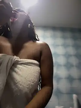 Snapshot of Tayra_Siny chatting on March 2025 11:30:02 AM Tayra Siny online show from March 2025 11:30:02 AM