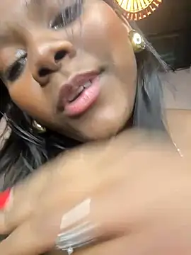 Snapshot of Tayra_Siny chatting on February 2025 07:05:01 AM Tayra Siny online show from February 2025 07:05:01 AM