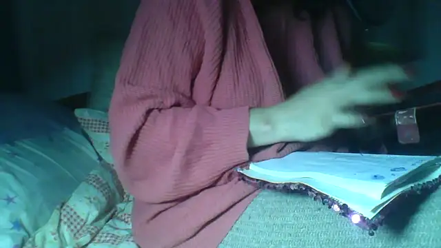 Snapshot of Alma_Evelynne chatting on February 2026 12:44:02 PM Alma Evelynne online show from February 2026 12:44:02 PM