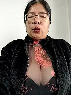 Snapshot of __valentina18 chatting on January 2026 01:18:02 PM valentina18 online show from January 2026 01:18:02 PM