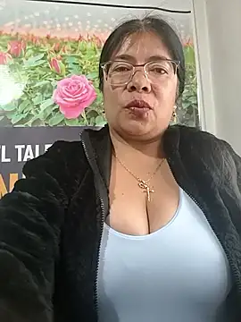 Snapshot of __valentina18 chatting on February 2026 01:22:01 PM valentina18 online show from February 2026 01:22:01 PM