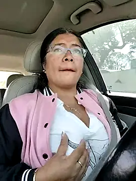 Snapshot of __valentina18 chatting on December 2025 03:28:02 PM valentina18 online show from December 2025 03:28:02 PM