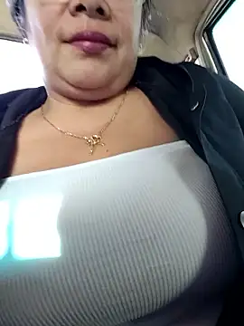 Snapshot of __valentina18 chatting on November 2025 12:27:02 PM valentina18 online show from November 2025 12:27:02 PM