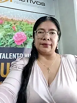 Snapshot of __valentina18 chatting on February 2026 01:42:01 PM valentina18 online show from February 2026 01:42:01 PM